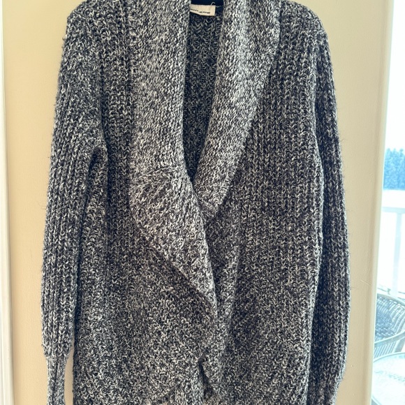 Cozy cardigan. Size M. - Picture 1 of 3